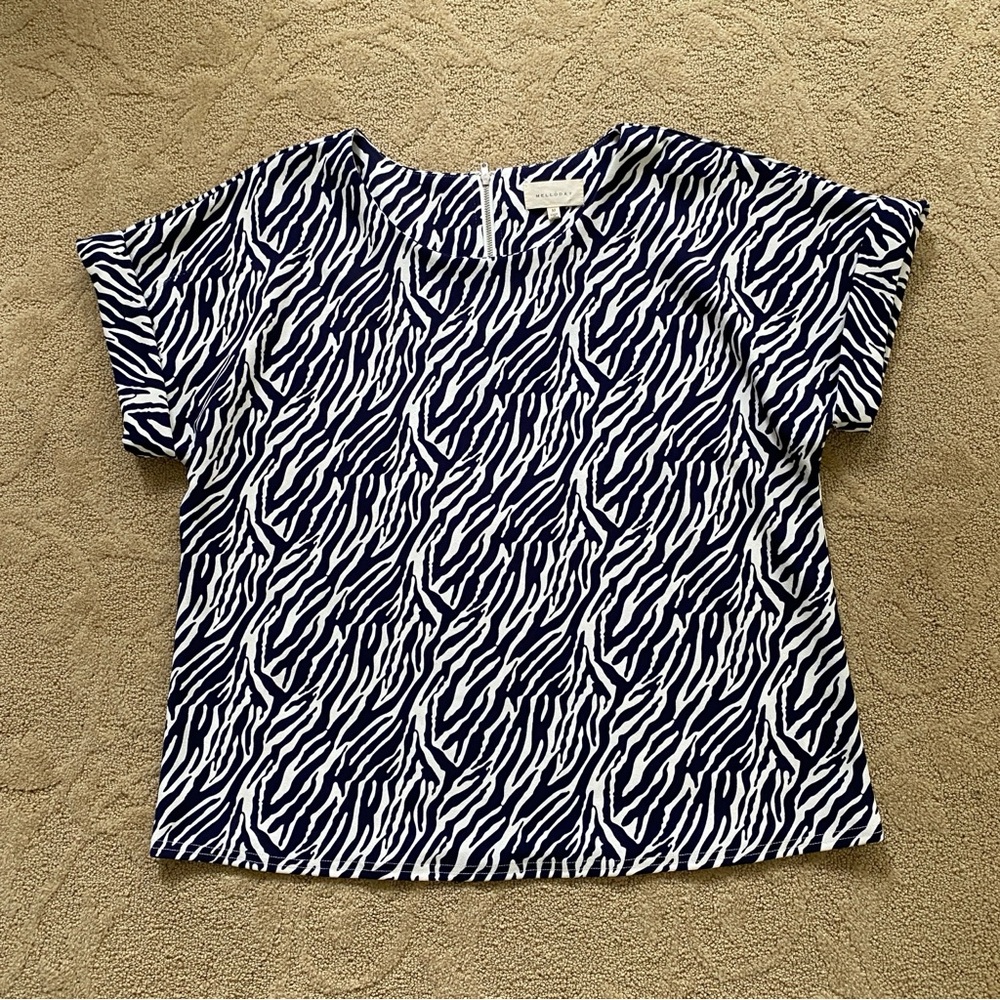 Melloday Navy Blue White Zebra Animal Print Top Size Medium Cap Sleeve Zipper